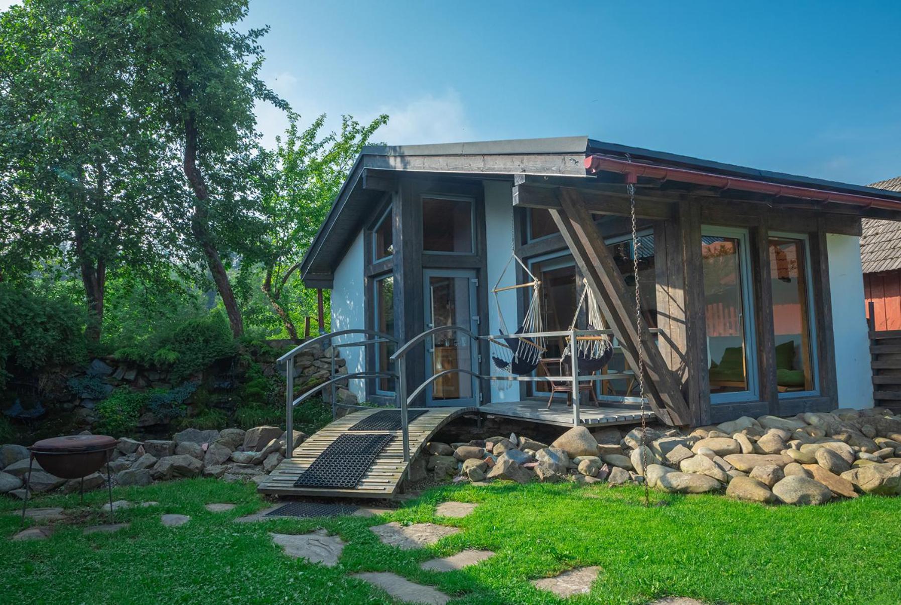 Veranda Lodge *