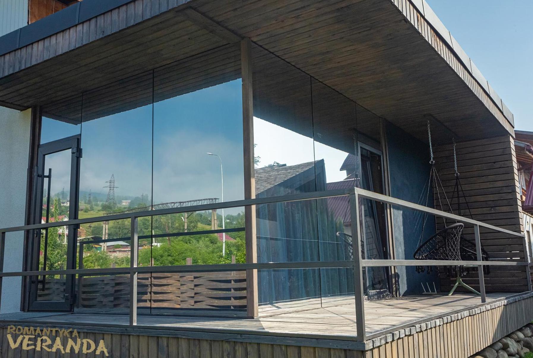 Lodge Veranda *